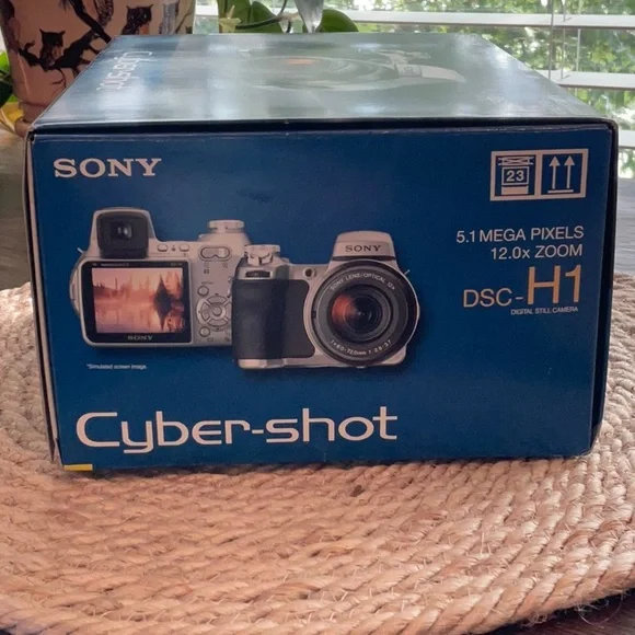 Sony Cyber-shot DSC-H1 DSC Super SteadyShot 5.1 Mega Pixels 12.0x Zoom in Box - Picture 10 of 16